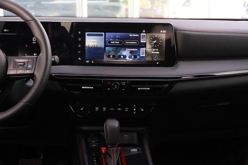 Nissan Kicks Vehicle Image 25