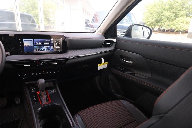 Nissan Kicks Vehicle Image 26