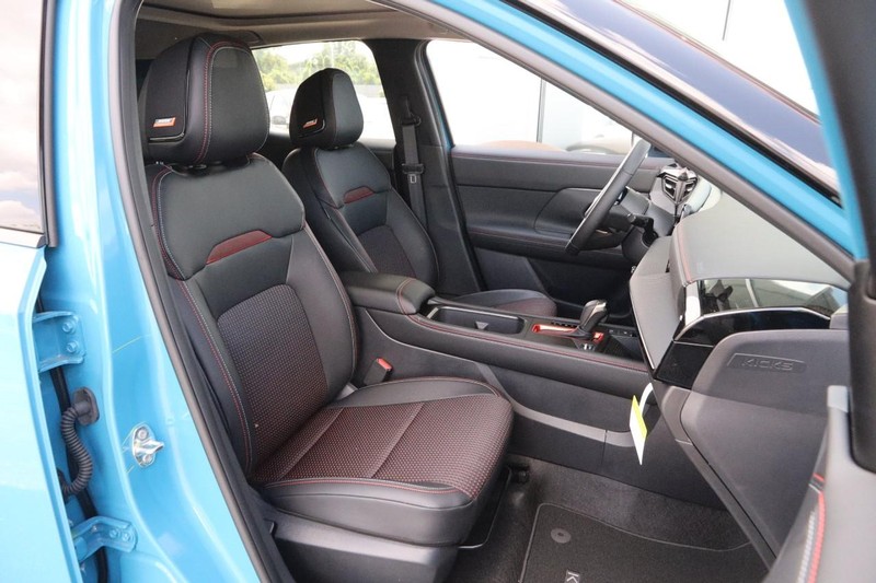 Nissan Kicks Vehicle Image 27
