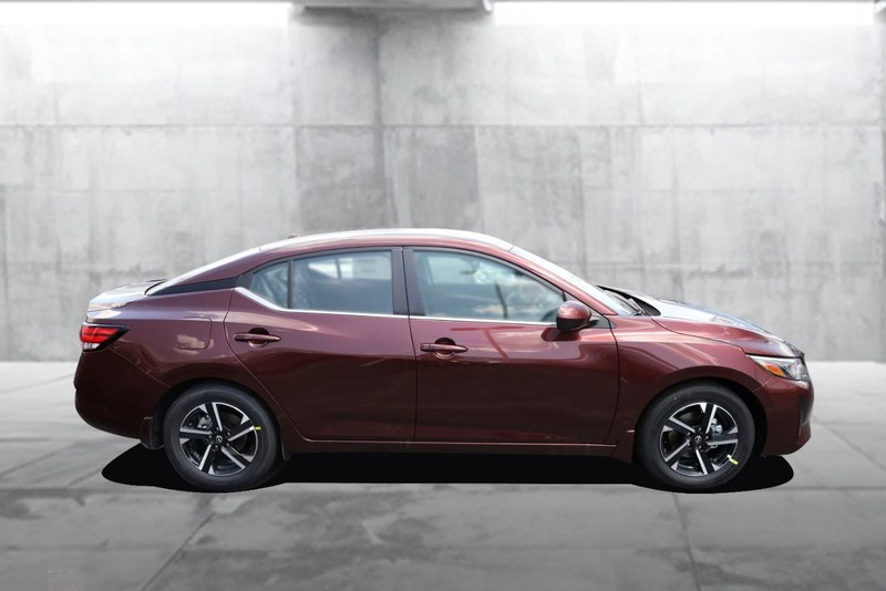 Nissan Sentra Vehicle Image 05