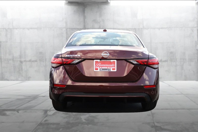 Nissan Sentra Vehicle Image 06