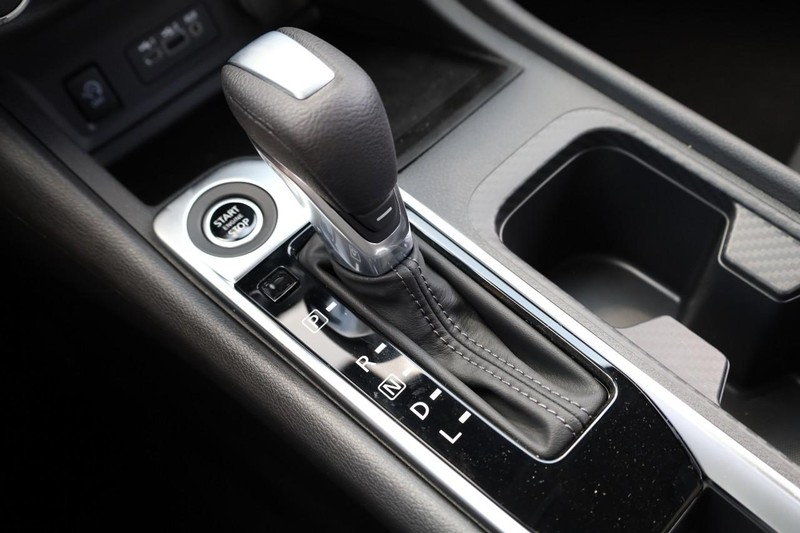Nissan Sentra Vehicle Image 16