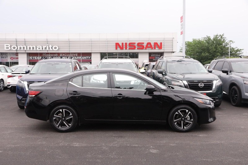 Nissan Sentra Vehicle Image 05