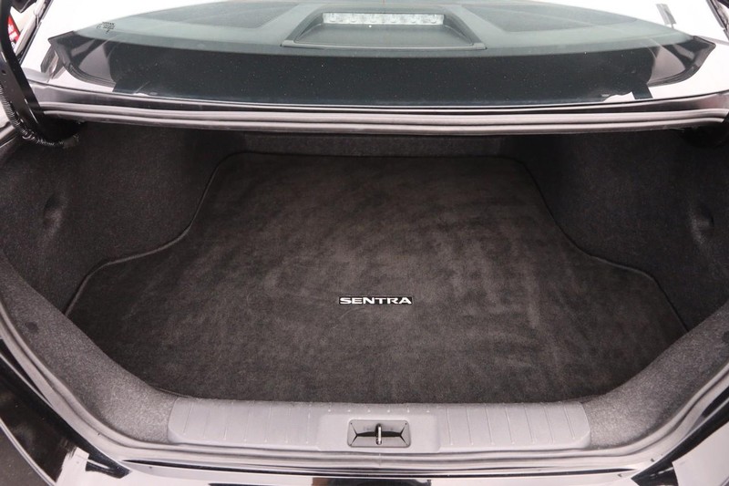 Nissan Sentra Vehicle Image 07