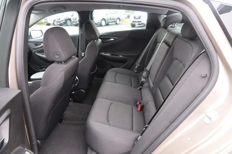 Chevrolet Malibu Vehicle Image 08