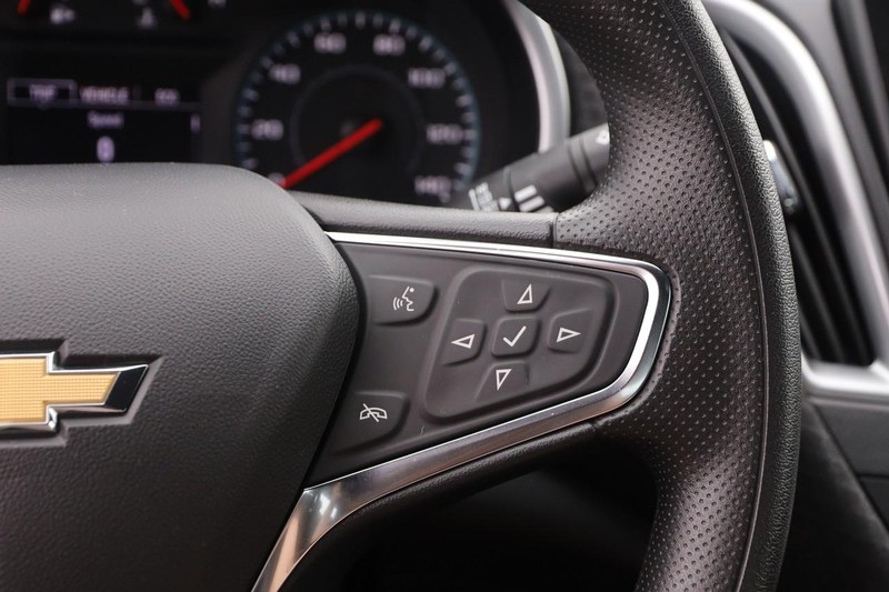 Chevrolet Malibu Vehicle Image 11