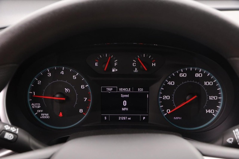 Chevrolet Malibu Vehicle Image 12