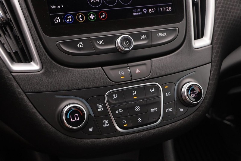 Chevrolet Malibu Vehicle Image 16