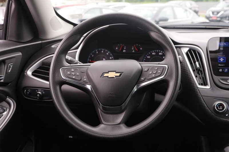 Chevrolet Malibu Vehicle Image 20