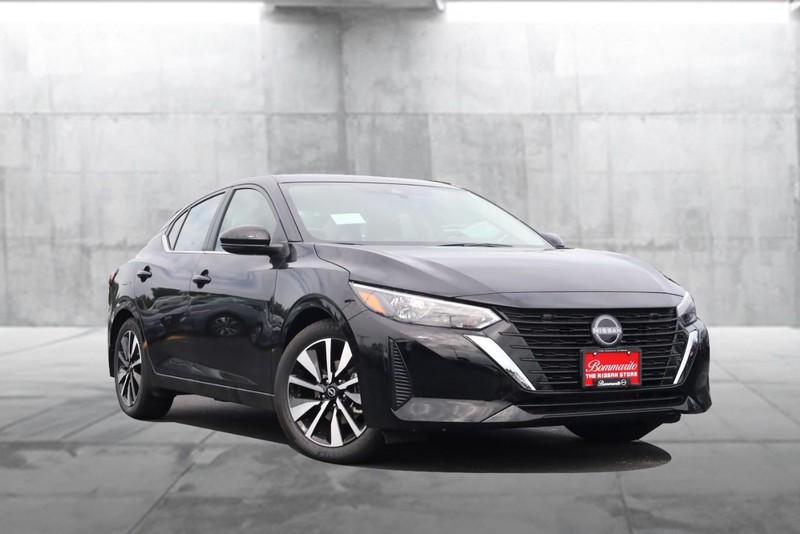 Nissan Sentra Vehicle Image 02