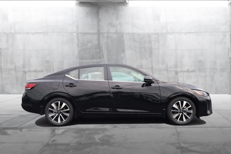 Nissan Sentra Vehicle Image 05