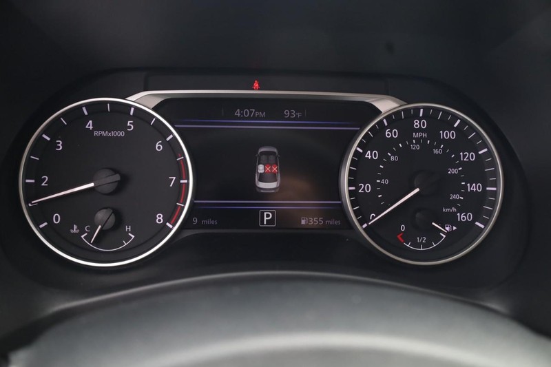 Nissan Sentra Vehicle Image 18