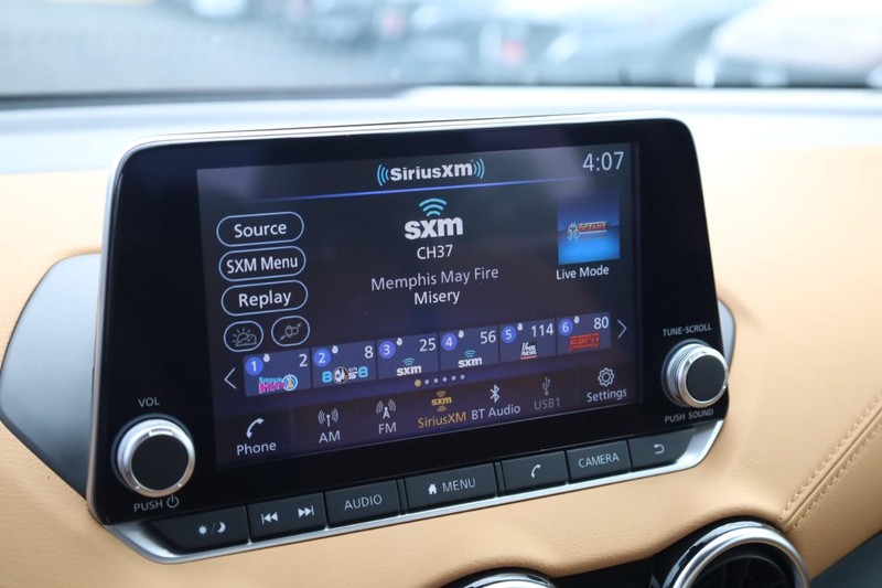 Nissan Sentra Vehicle Image 19