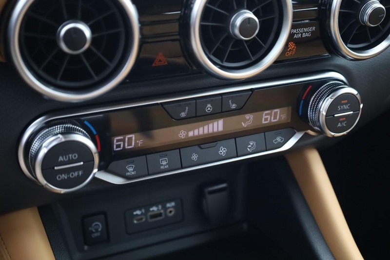 Nissan Sentra Vehicle Image 21