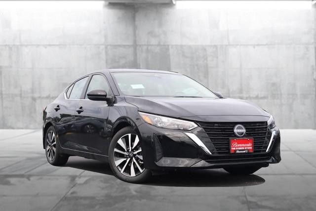 Nissan Sentra Vehicle Image 02