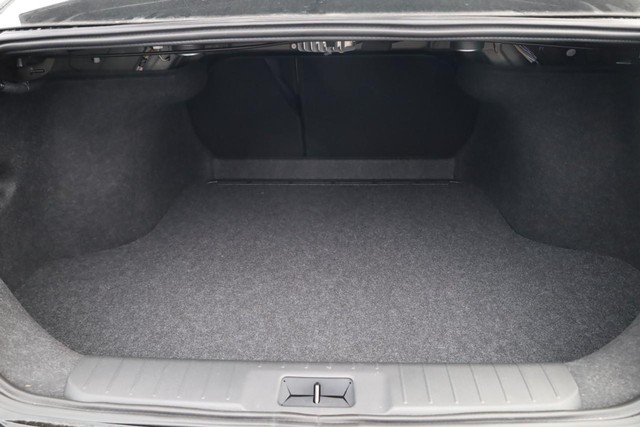 Nissan Sentra Vehicle Image 07