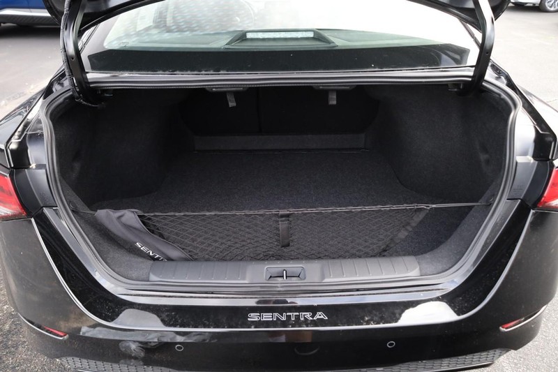 Nissan Sentra Vehicle Image 07