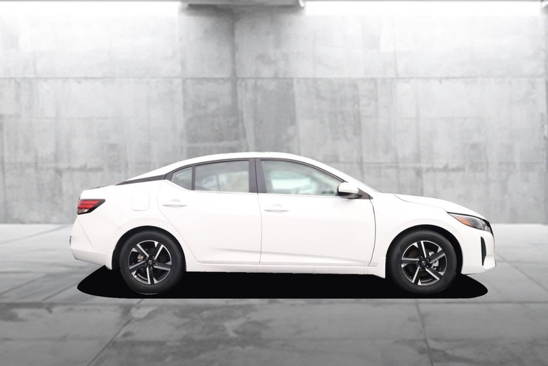 Nissan Sentra Vehicle Image 05