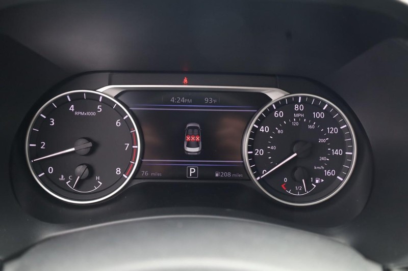 Nissan Sentra Vehicle Image 18