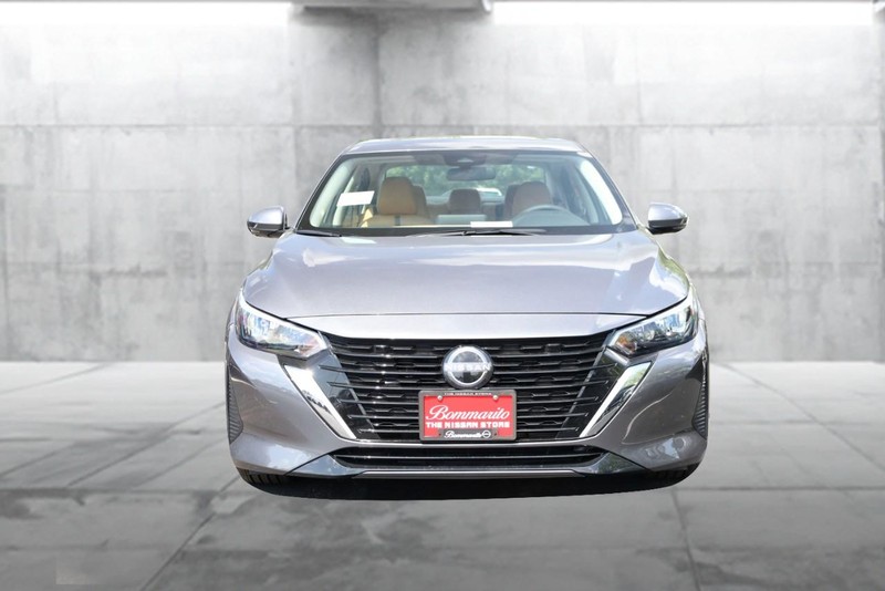 Nissan Sentra Vehicle Image 04