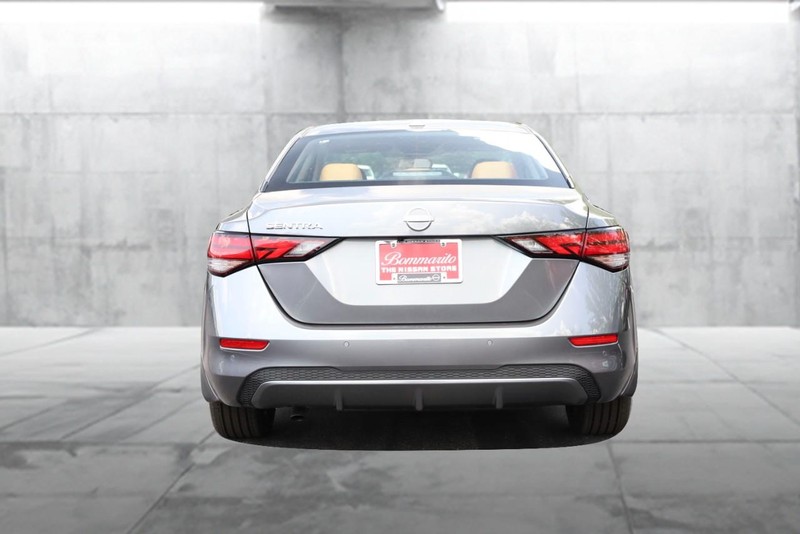 Nissan Sentra Vehicle Image 06