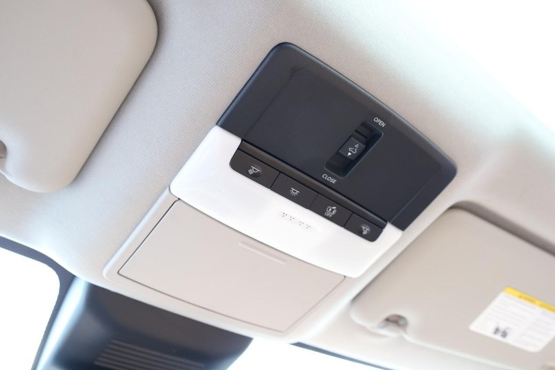 Nissan Sentra Vehicle Image 17