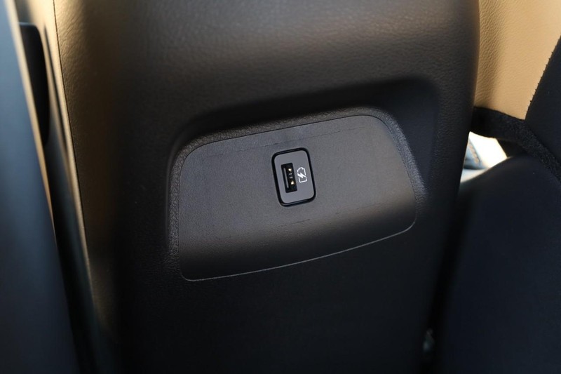 Nissan Sentra Vehicle Image 21