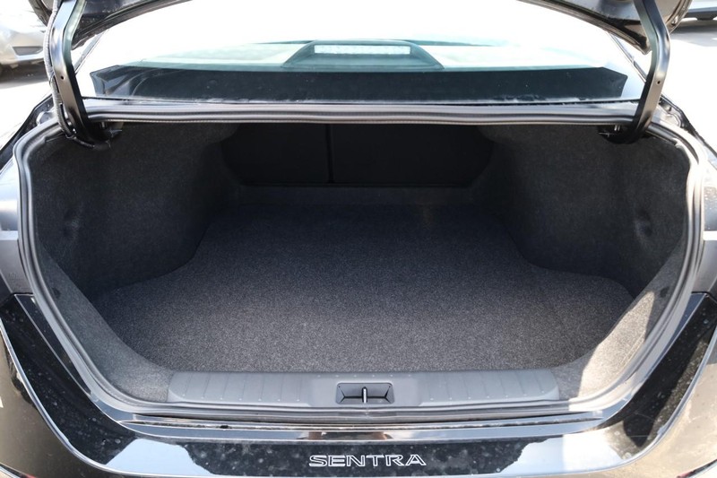 Nissan Sentra Vehicle Image 07