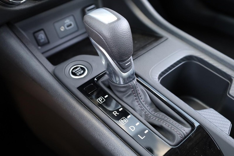 Nissan Sentra Vehicle Image 16