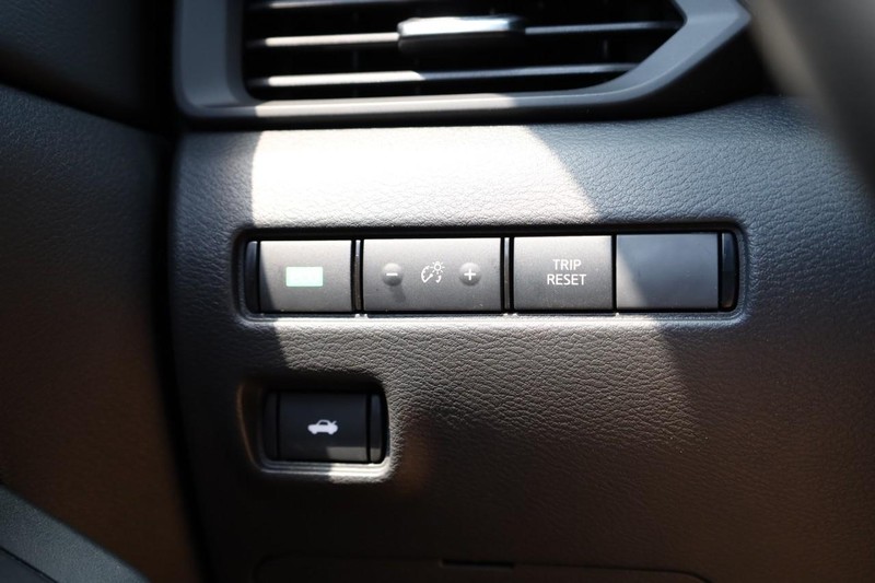 Nissan Sentra Vehicle Image 19