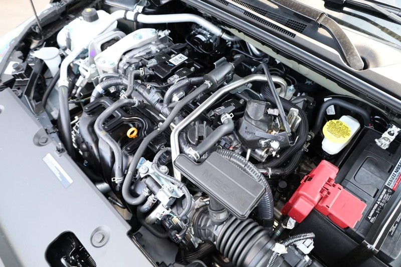 Nissan Sentra Vehicle Image 24