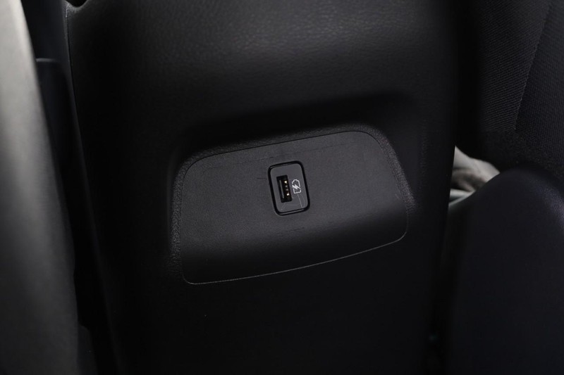 Nissan Sentra Vehicle Image 21