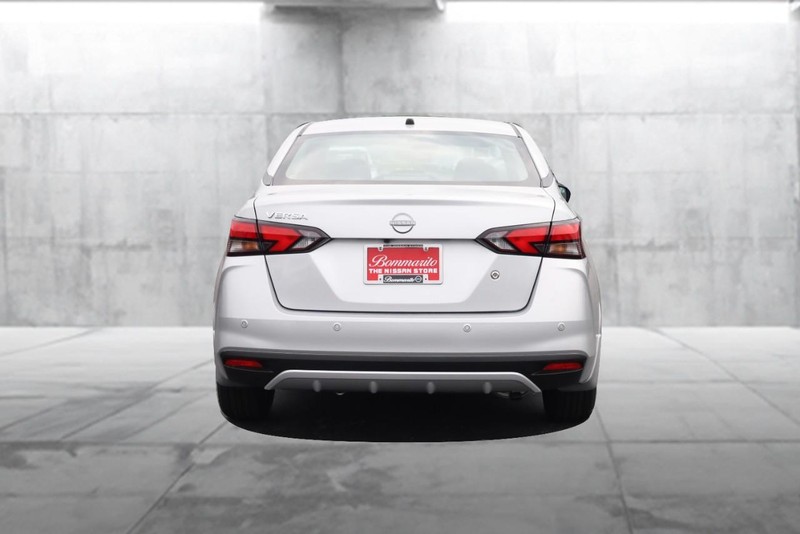 Nissan Versa Vehicle Image 06