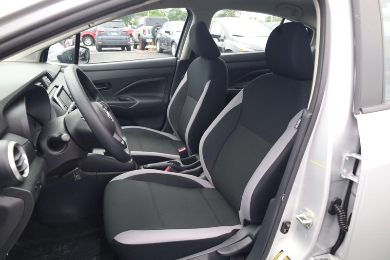Nissan Versa Vehicle Image 07