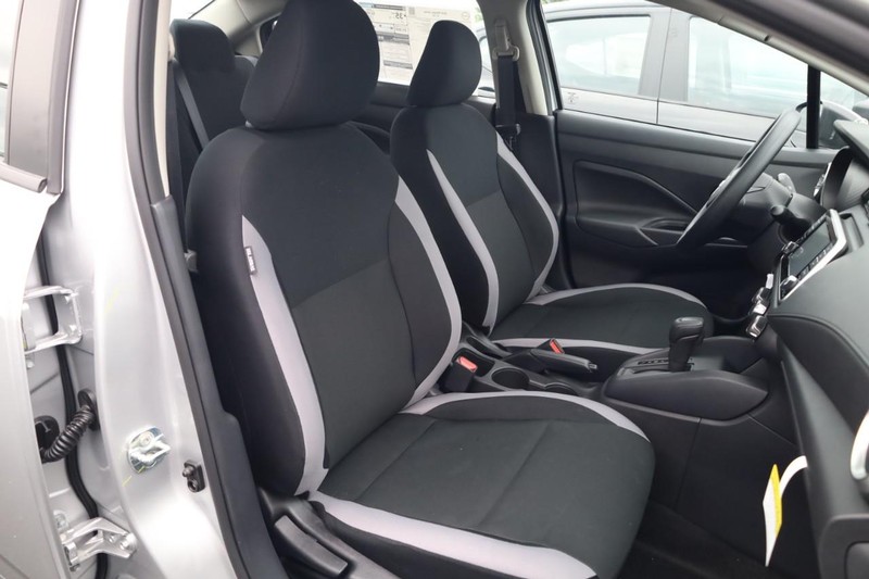 Nissan Versa Vehicle Image 23