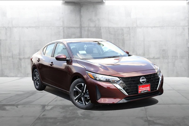Nissan Sentra Vehicle Image 02