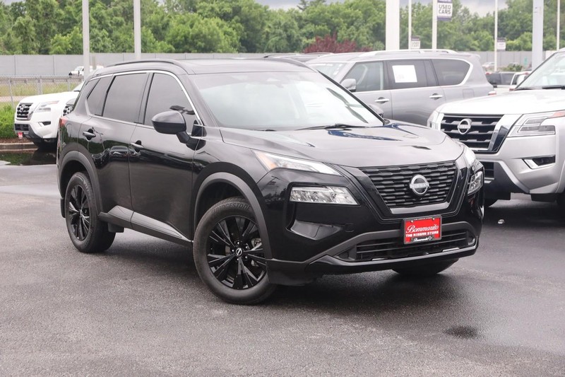 Nissan Rogue Vehicle Image 02