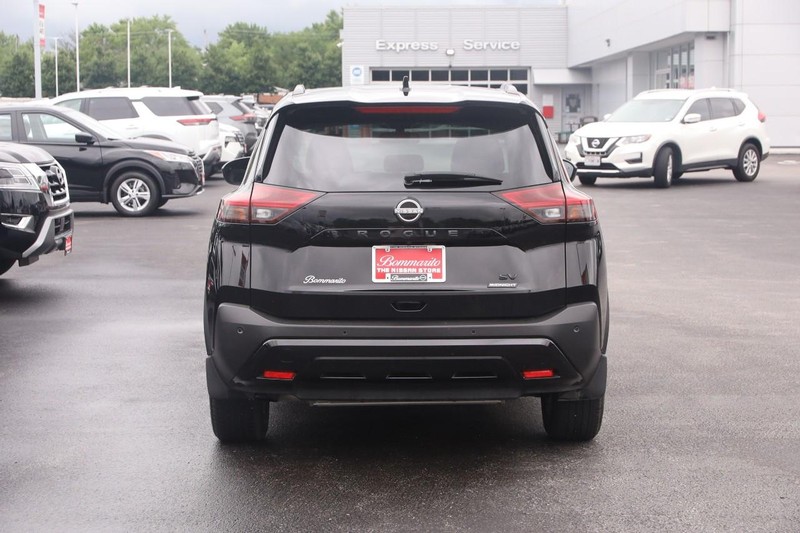 Nissan Rogue Vehicle Image 06