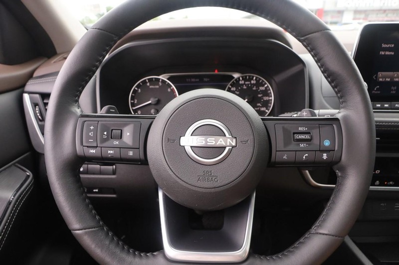 Nissan Rogue Vehicle Image 12