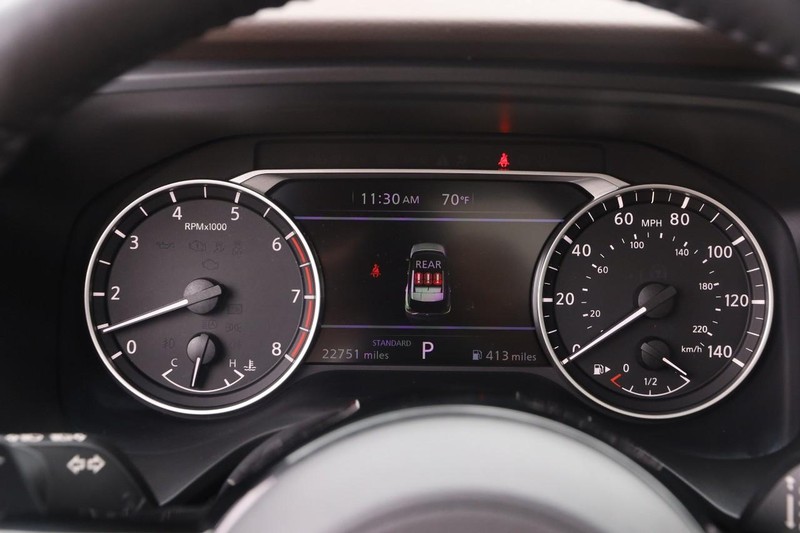 Nissan Rogue Vehicle Image 15