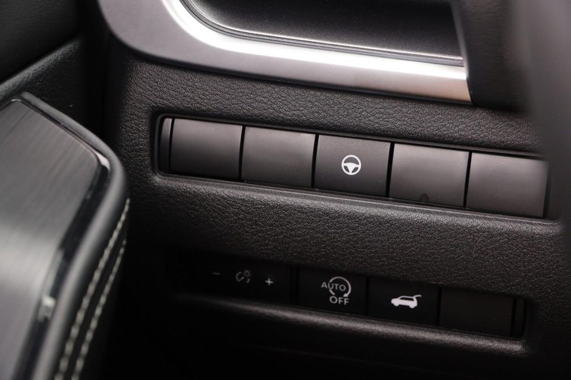 Nissan Rogue Vehicle Image 20