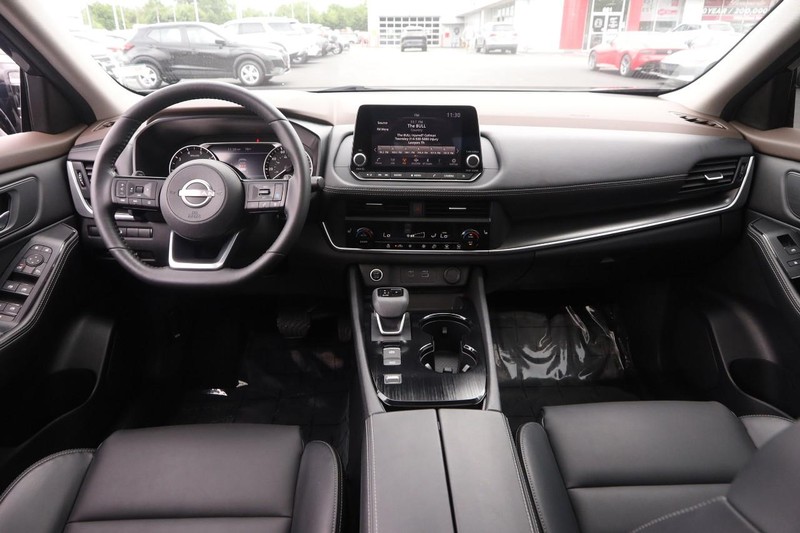 Nissan Rogue Vehicle Image 21