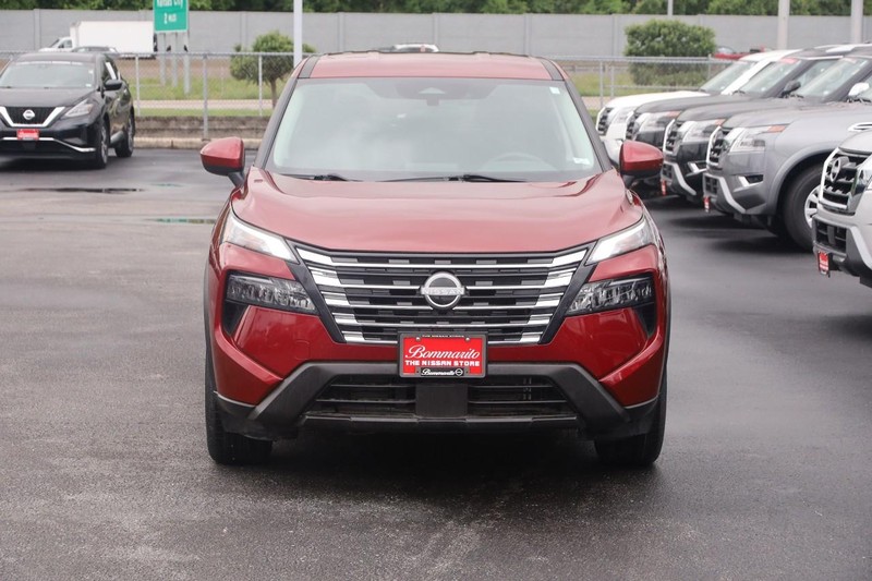 Nissan Rogue Vehicle Image 04