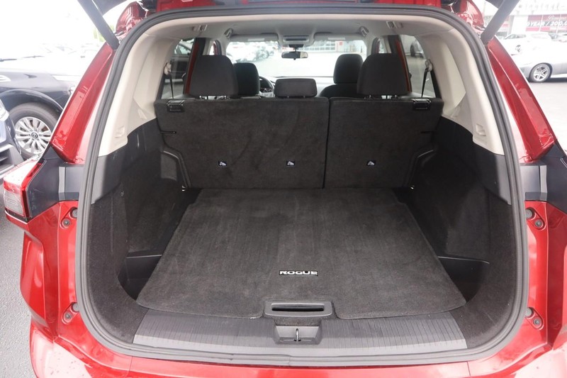 Nissan Rogue Vehicle Image 07