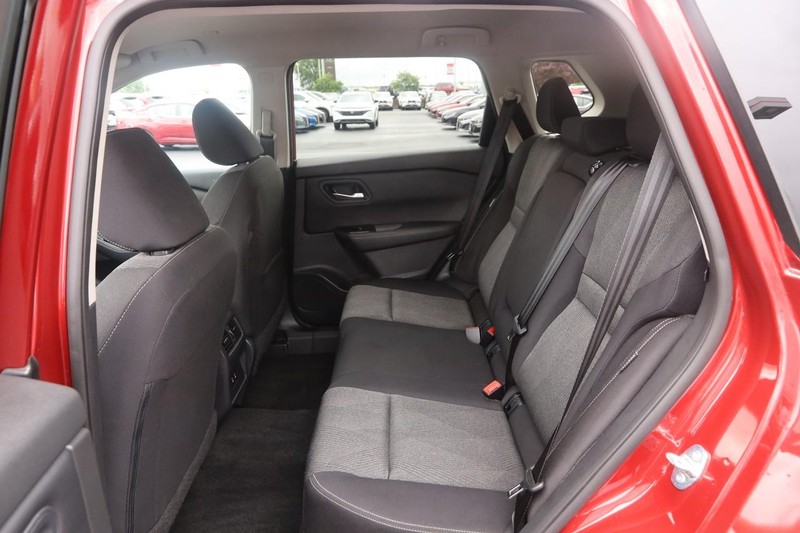 Nissan Rogue Vehicle Image 10