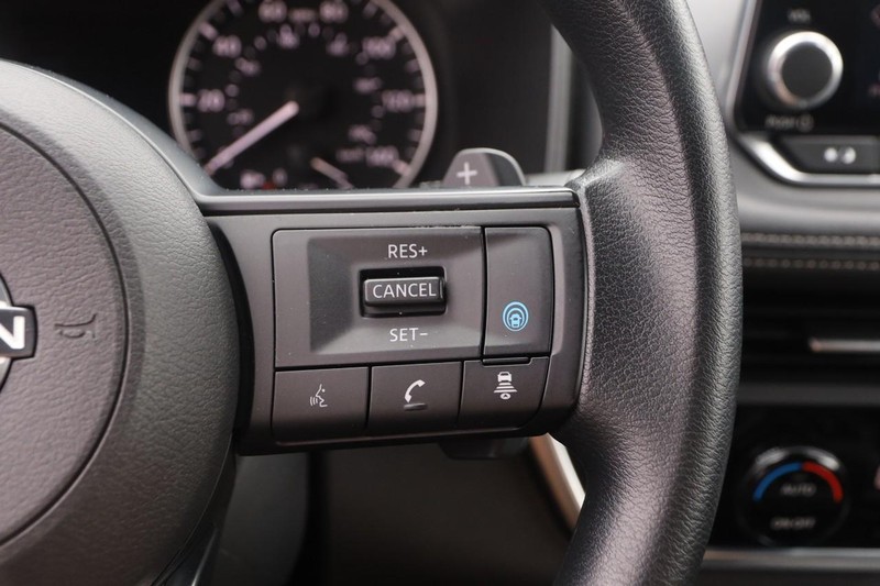 Nissan Rogue Vehicle Image 13