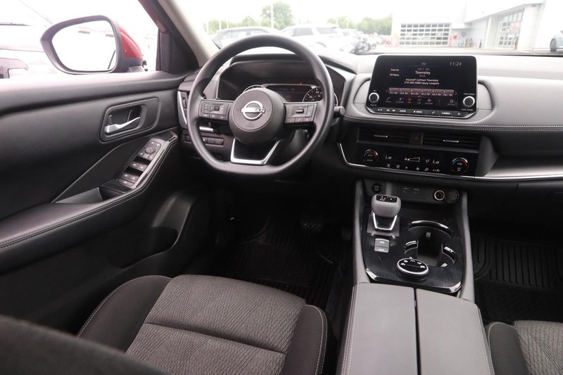 Nissan Rogue Vehicle Image 21