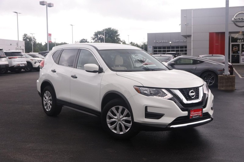Nissan Rogue Vehicle Image 02