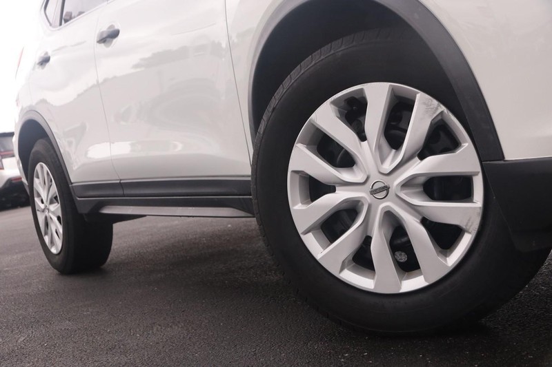 Nissan Rogue Vehicle Image 03