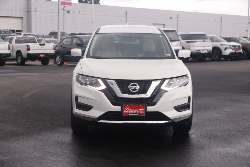 Nissan Rogue Vehicle Image 04